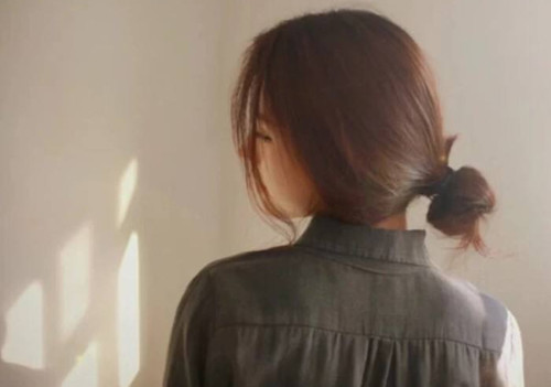 出去约会女孩和我AA的意思是？
