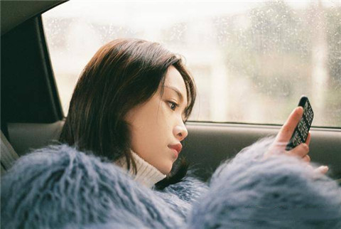 分手后还可以联系吗？ 前女友忽然发消息是否应该回复呢