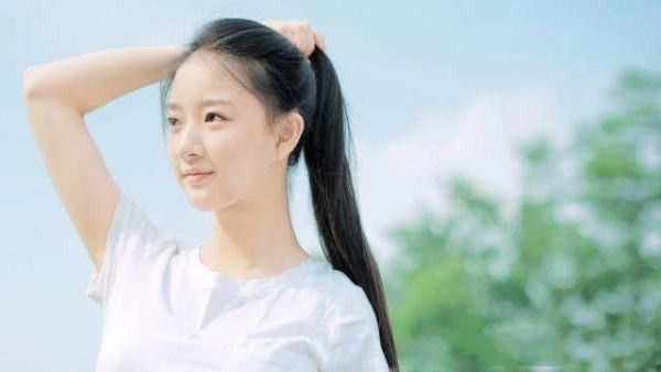 性格内向的男孩如何找女友