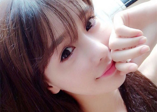 约会女孩迟到男孩该如何说？幽默点的