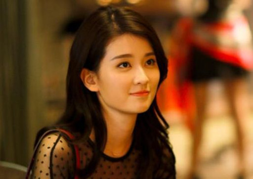 首次和女孩约会聊什么话题，需要注意那几个方面