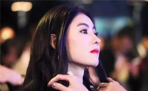 找女生聊天的话题，怎么样跟女孩聊天