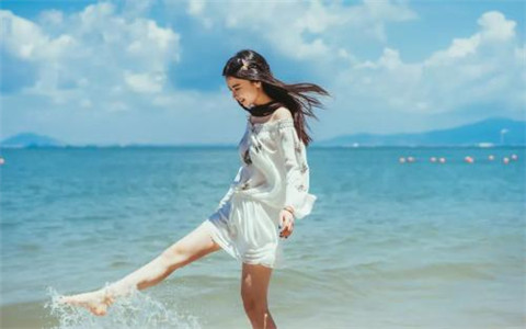 男孩对前任女朋友的心理 男孩忘不了前任女朋友的表现