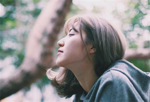 女友多次出轨需不需要原谅 女友出轨认错了需不需要告诉爸爸妈妈