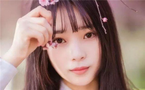 女孩说我饿了该如何回答，女孩说我饿了如何回答幽默一点