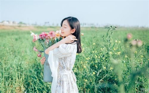 隔着屏幕哄女友高兴