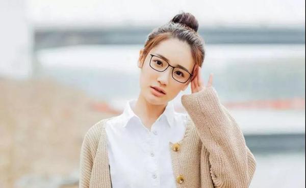 如何追有点自卑的女孩 自卑的女孩是什么样的