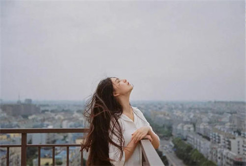 钢铁直女如何追？追直女要暧昧吗