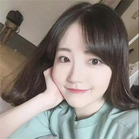 如何赞美一个女性的微笑