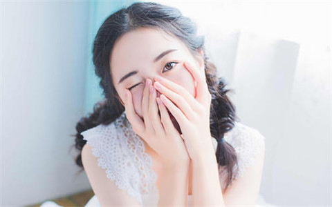 女友不信赖我如何解决？交往中有绝对的信赖吗？