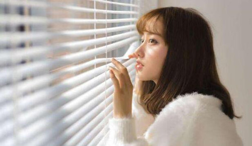 吃饭女孩主动买单说明什么 女生约会主动付钱心理