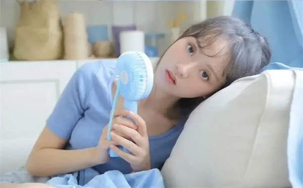追女孩几天聊一次做合适 与女孩维持联系的理想频率