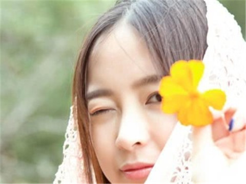 女孩建议早睡，怎么样机智回话？学会高情商回复方法