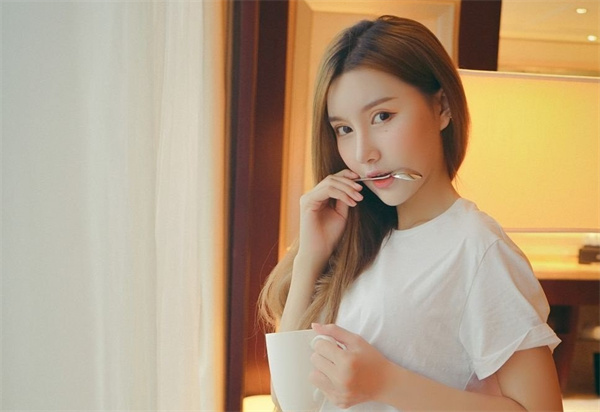 泡妞子的聊天方法，怎么样让女孩更快的回复你信息