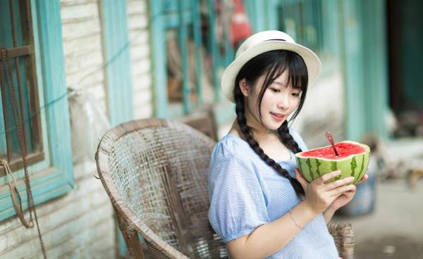 女孩说自己长的不好看如何幽默回复