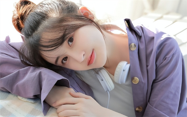 和陌生女生聊天开场白，史上最经典的聊天套路是什么