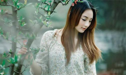 跟女生聊天时她不回复你如何解决