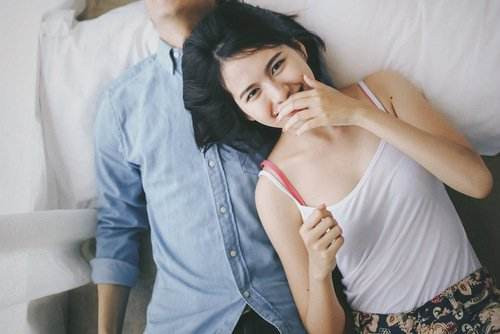 女孩问为何要牵我的手如何回答