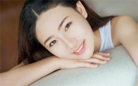 和女孩看电影时聊什么话题 应该注意什么