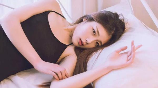 和女生聊天的100句幽默话题，助你勾起她的聊天欲