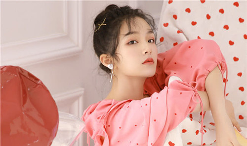 和女生聊天开场白,和女生聊天幽默开头