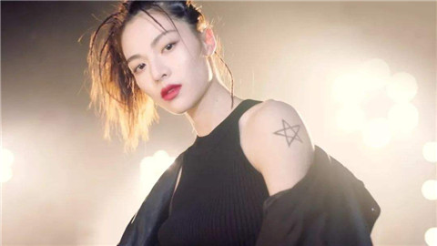 发消息不回的女孩如何追，发信息不回的女性心理