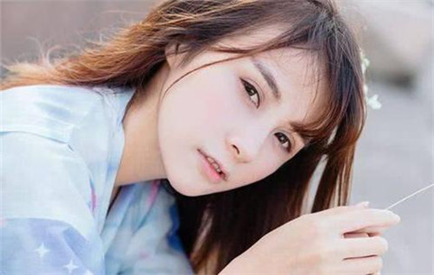 怎么样和女孩聊天才会引起他们的兴趣