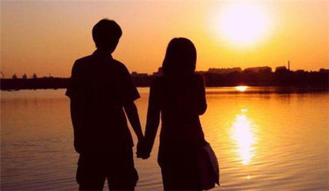 和女孩聊天如何开头找话题？