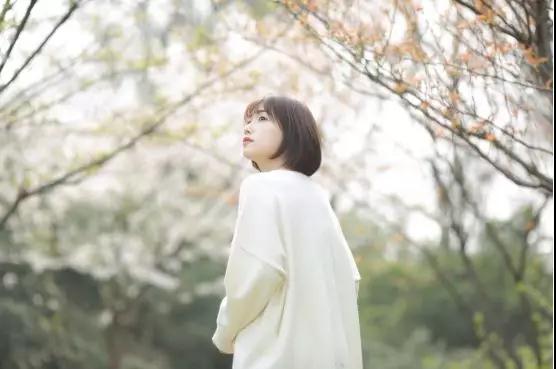 女孩说不对你说该如何回，女孩说不告诉我的意思是