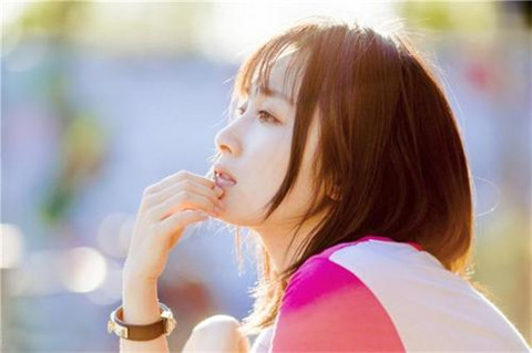 如何和陌生女生聊天，和陌生女生聊天方法