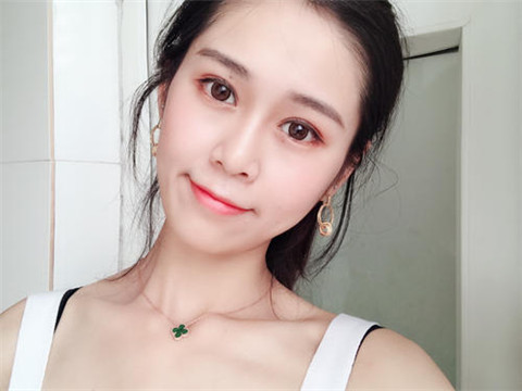 和女友在火车站生气了如何哄