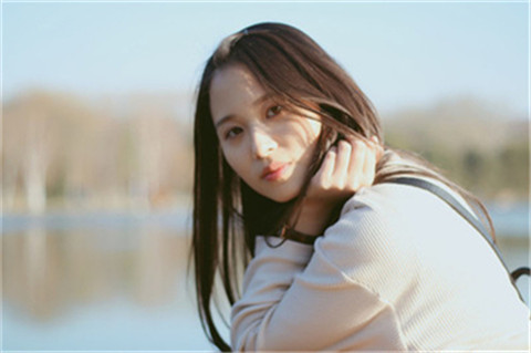 找女友时，稳定的工作要紧吗？