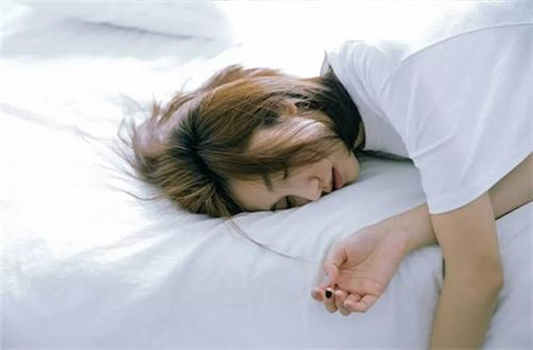 搭讪他们说害臊不给微信如何解决 害臊型女孩搭讪成功方法