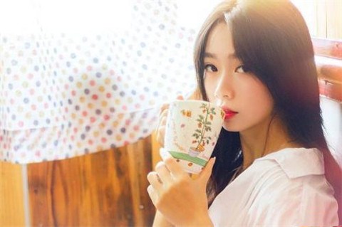 女孩不理你也不删除你是什么心理？该如何主动找她？
